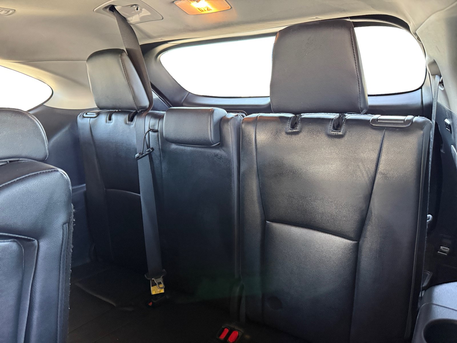 Used 2024 Toyota Highlander XLE FWD image 12