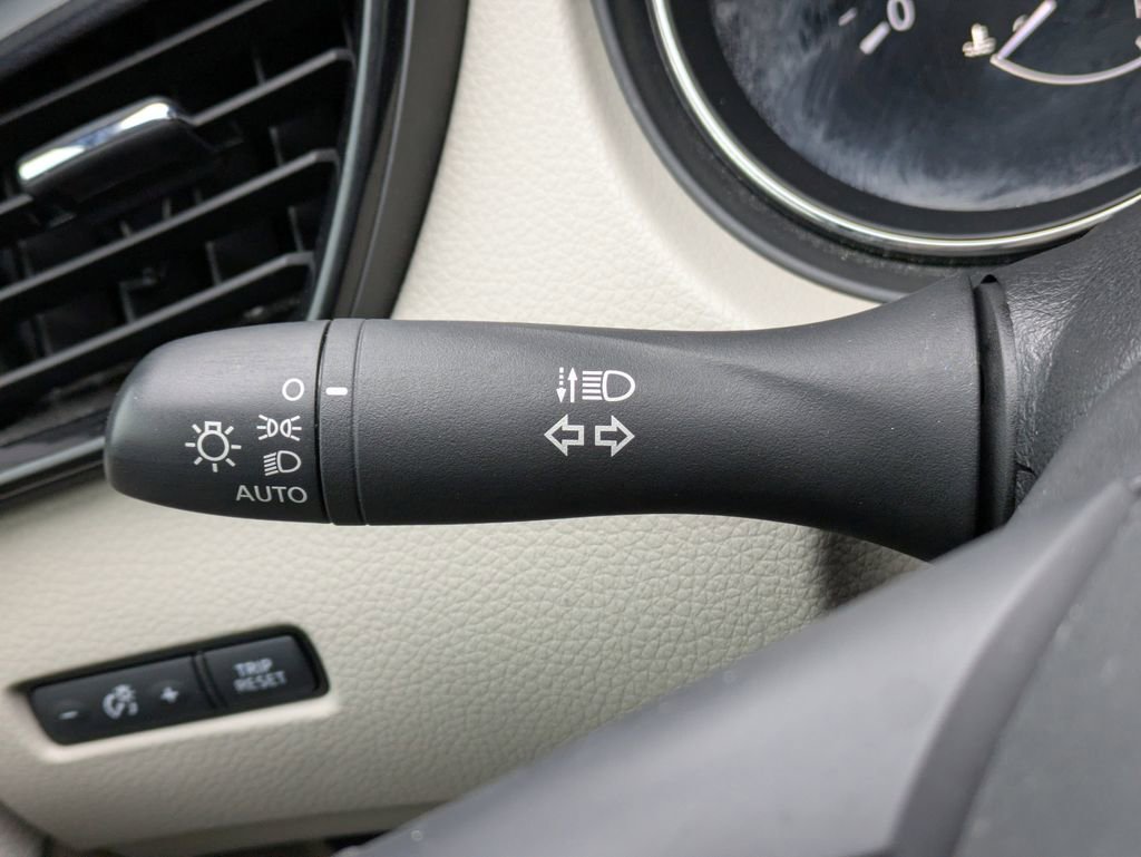 Used 2019 Nissan Rogue Sport SV image 33