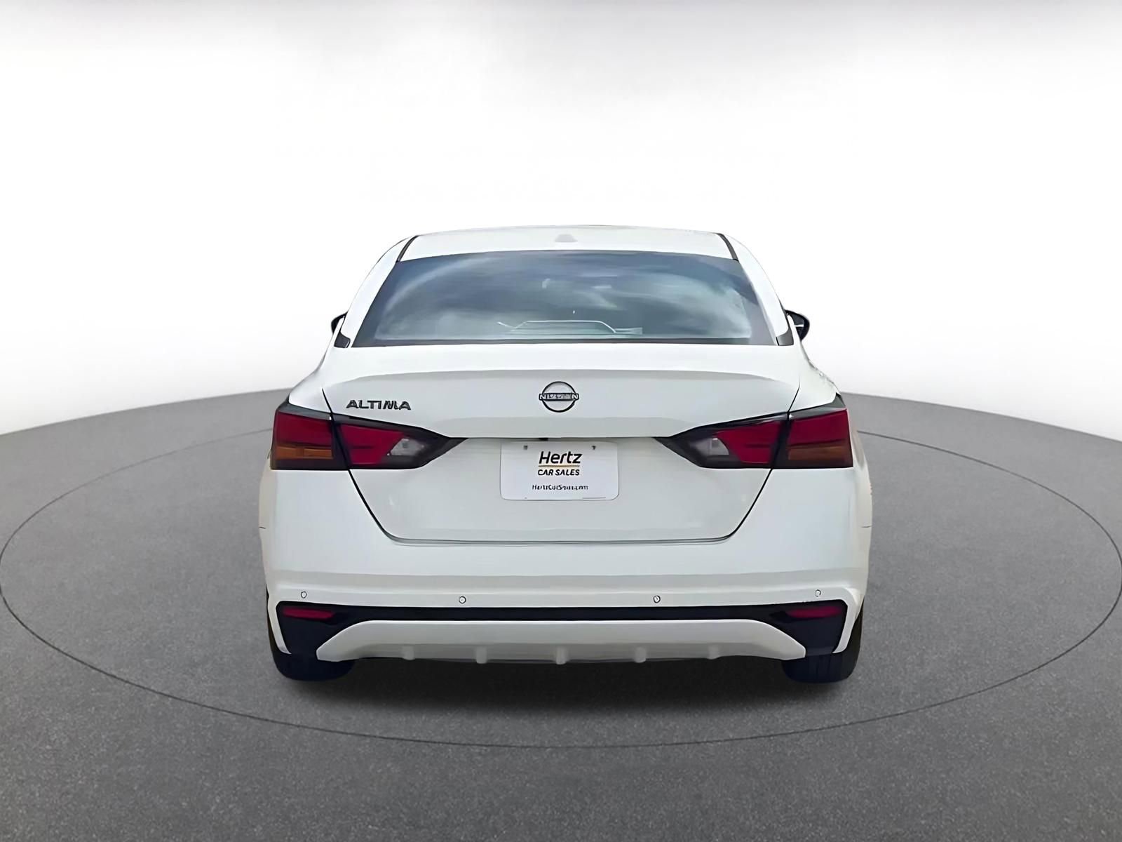 Used 2025 Nissan Altima 2.5 SV FWD image 12