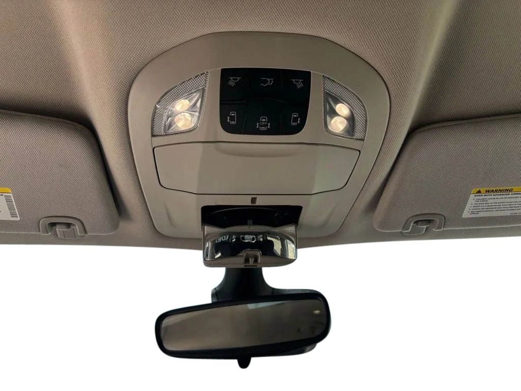 Used 2023 Chrysler Voyager LX FWD image 17