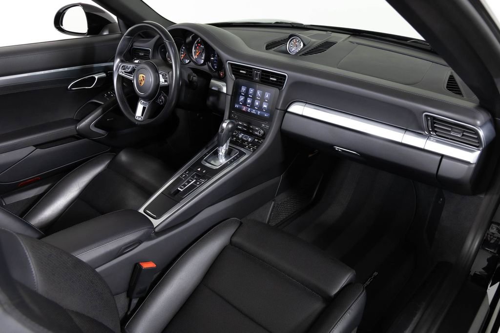 Used 2019 Porsche 911 Turbo image 38