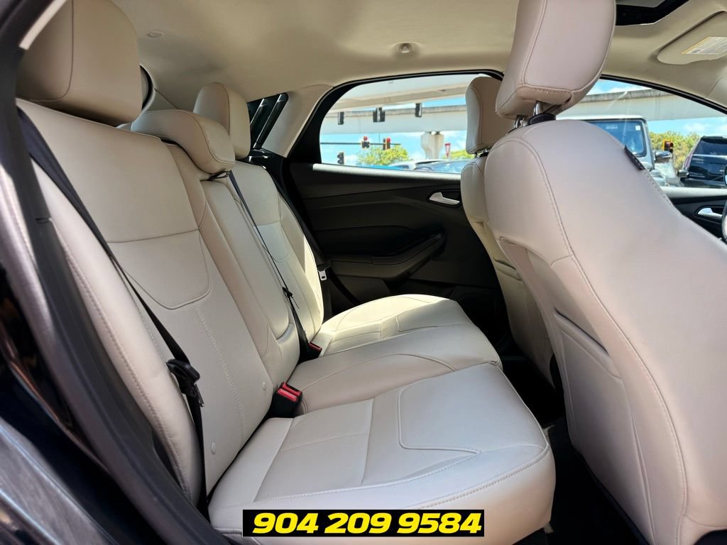 Used 2017 Ford Focus Titanium FWD image 30