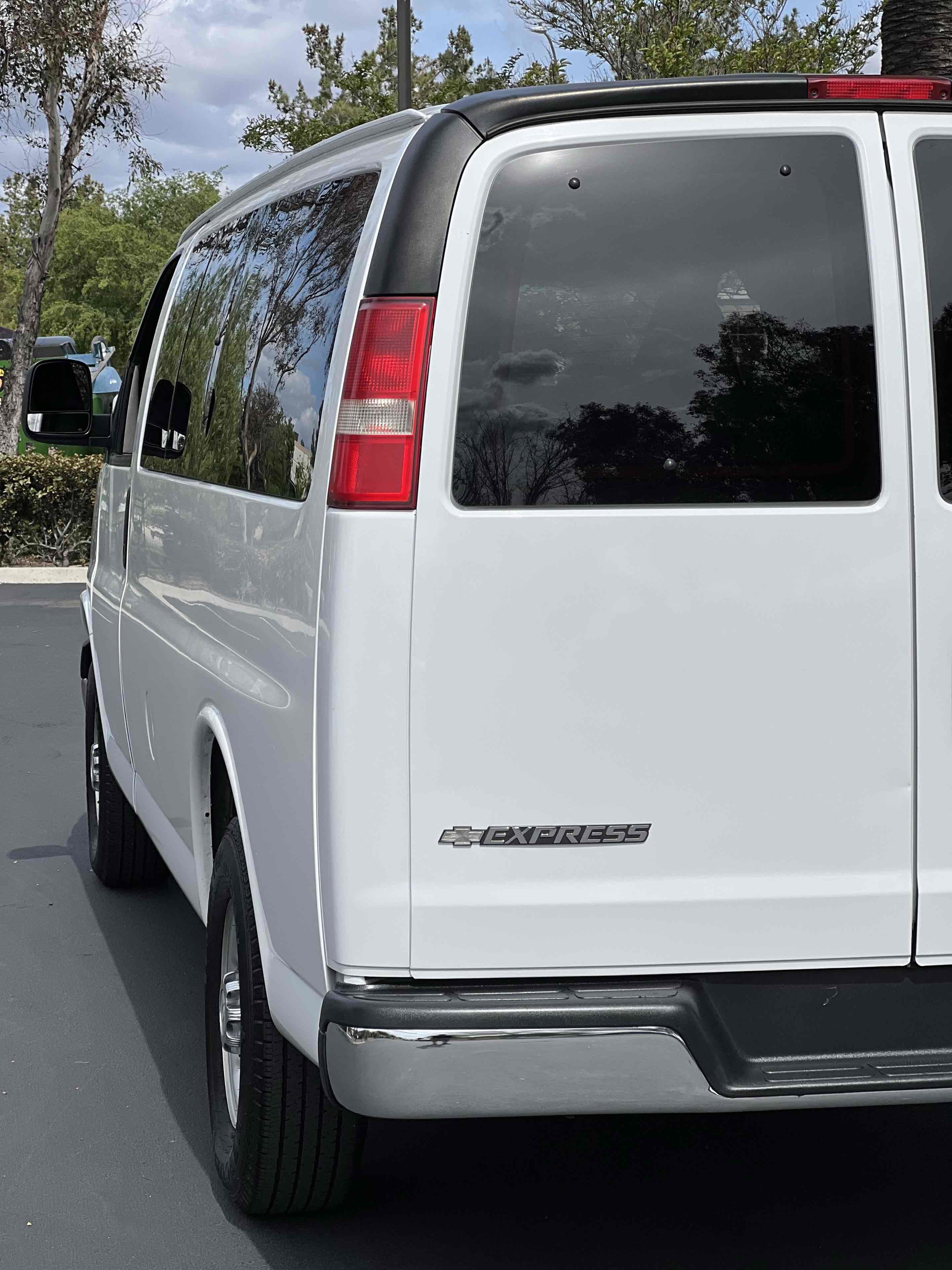 Used 2018 Chevrolet Express 3500 LT w/ LT Preferred Equipment Group RWD image 48