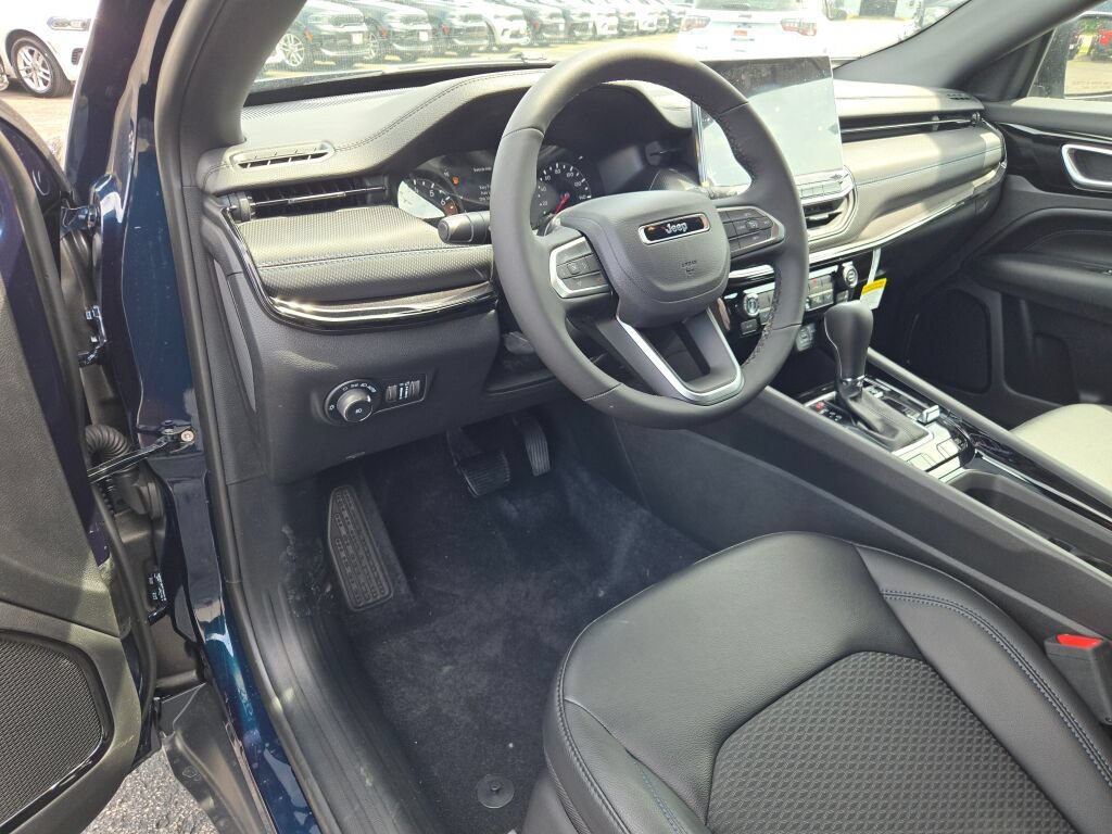 New 2026 Jeep Compass Latitude AWD/4WD image 25