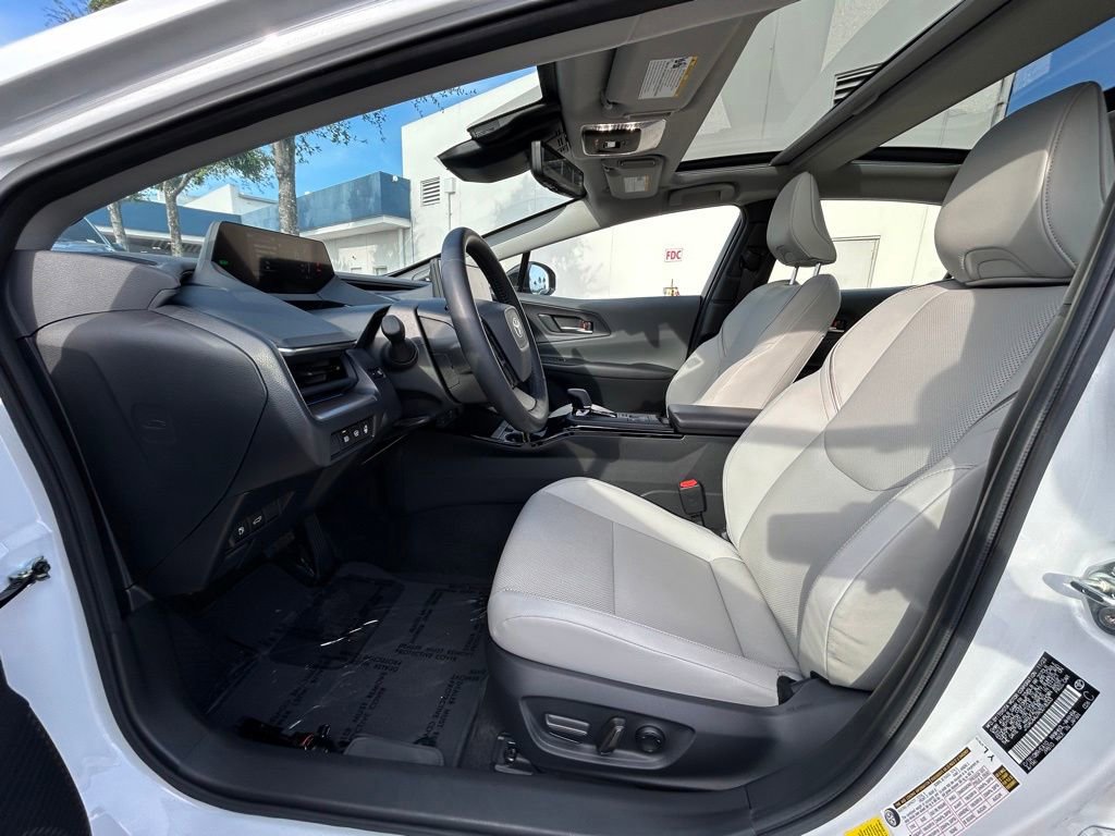 Used 2024 Toyota Prius Limited w/ Limited Premium Package FWD image 9