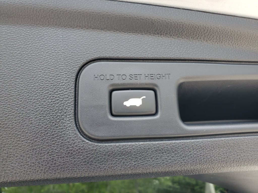 Used 2024 Acura MDX w/ Technology Package FWD image 9