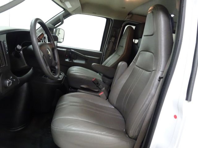 Used 2017 Chevrolet Express 2500 Extended image 27