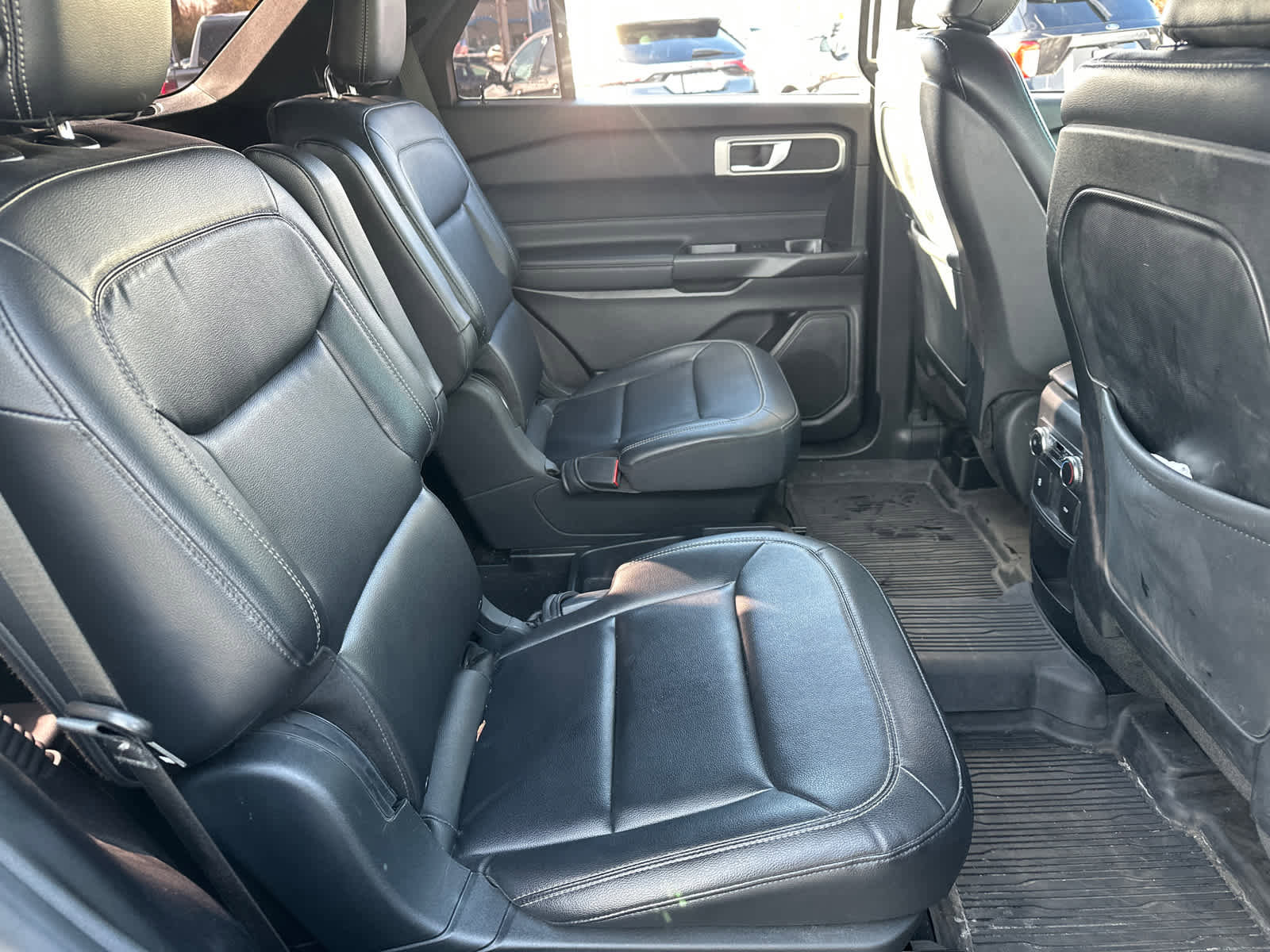 Certified 2020 Ford Explorer XLT w/ Equipment Group 202A image 34