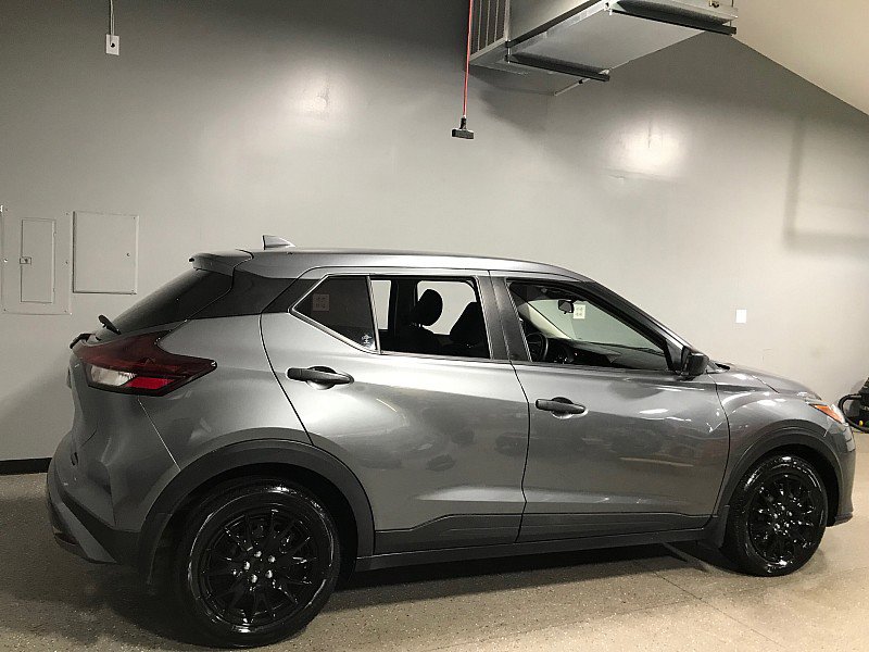 Used 2022 Nissan Kicks S FWD image 3