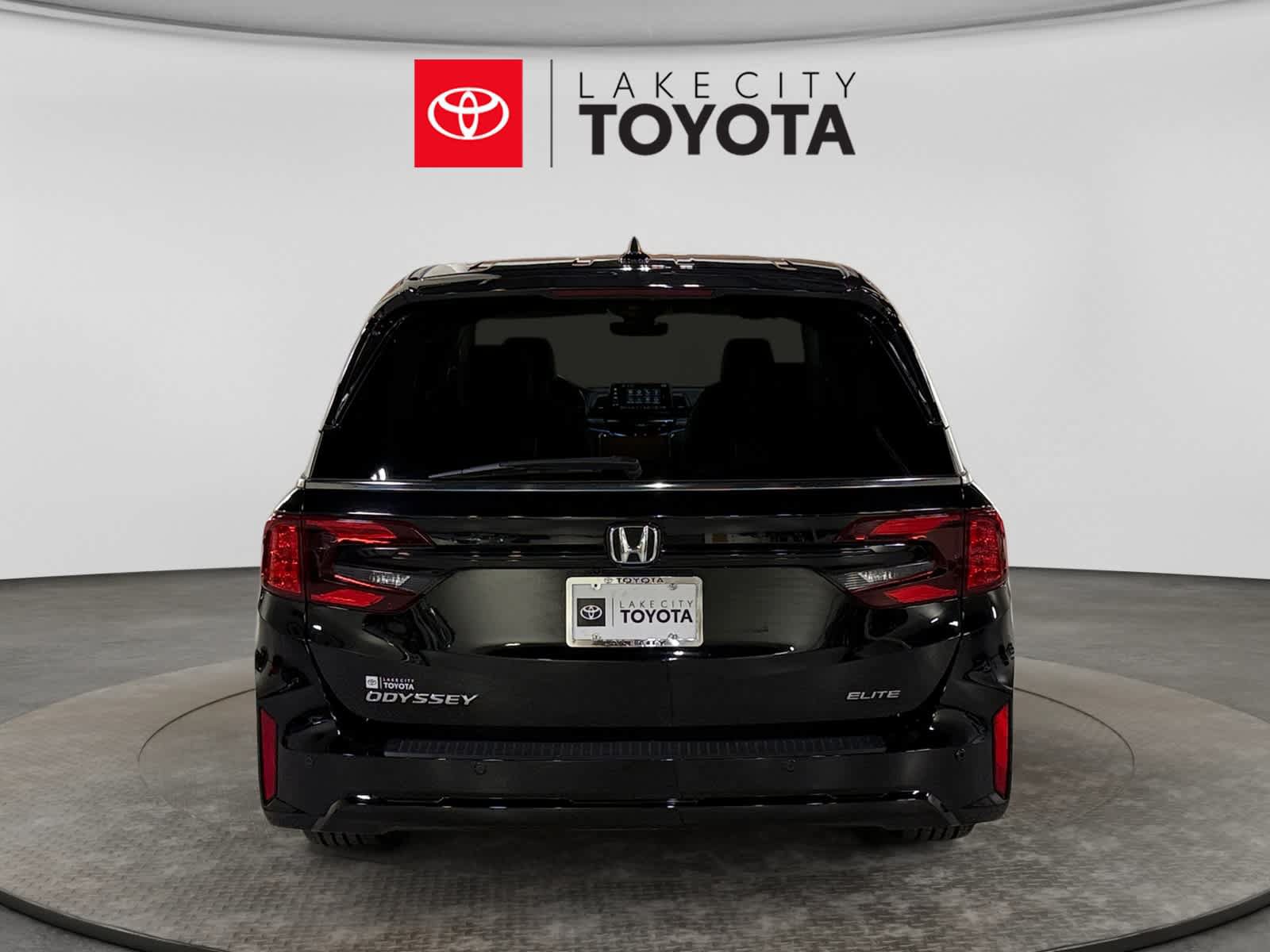 Used 2025 Honda Odyssey Elite image 7