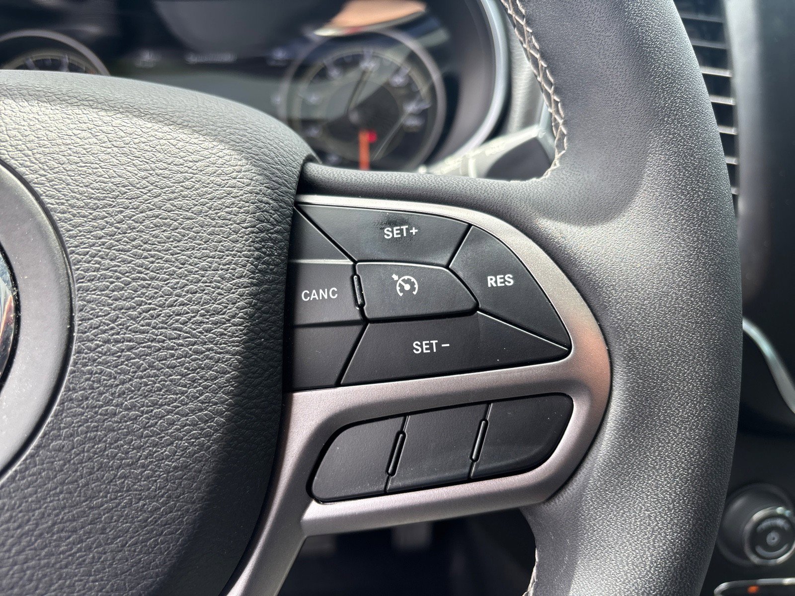 Used 2021 Jeep Cherokee Latitude Lux 80th Anniv w/ Quick Order Package 26U 80TH FWD image 15