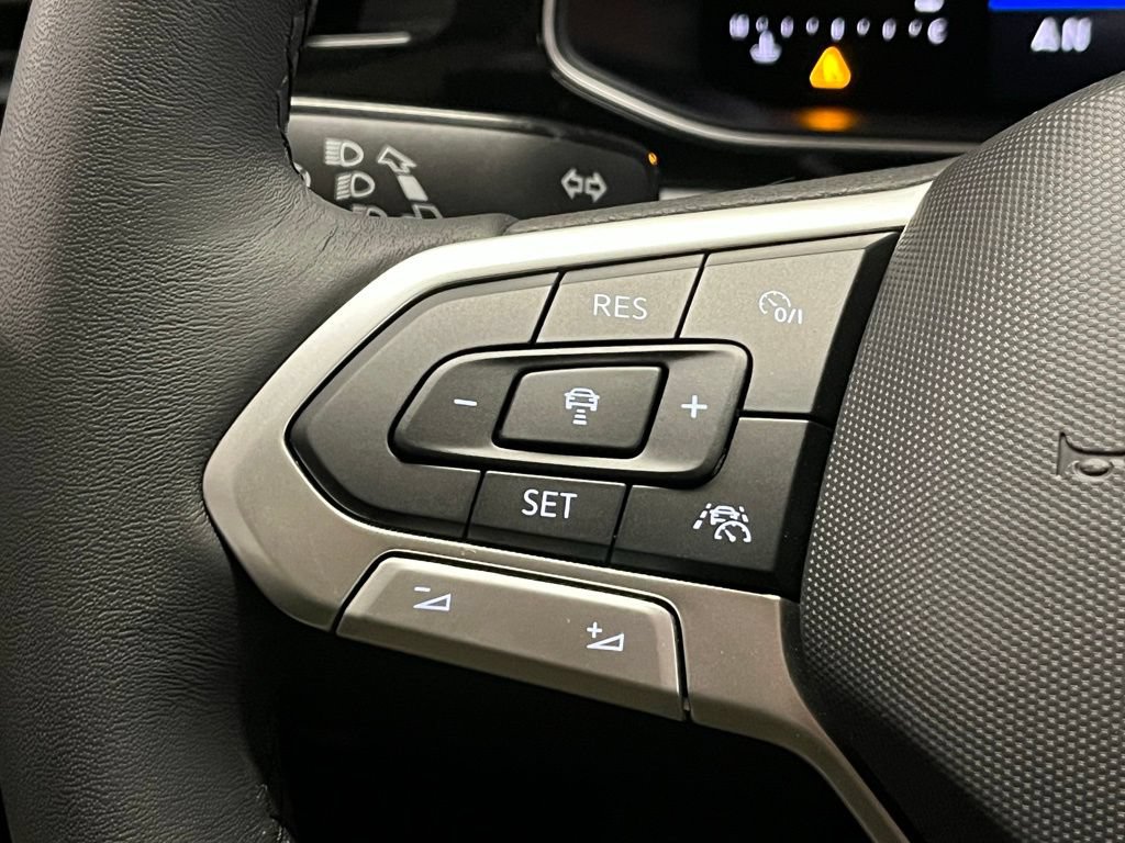 New 2026 Volkswagen Jetta SE FWD image 24