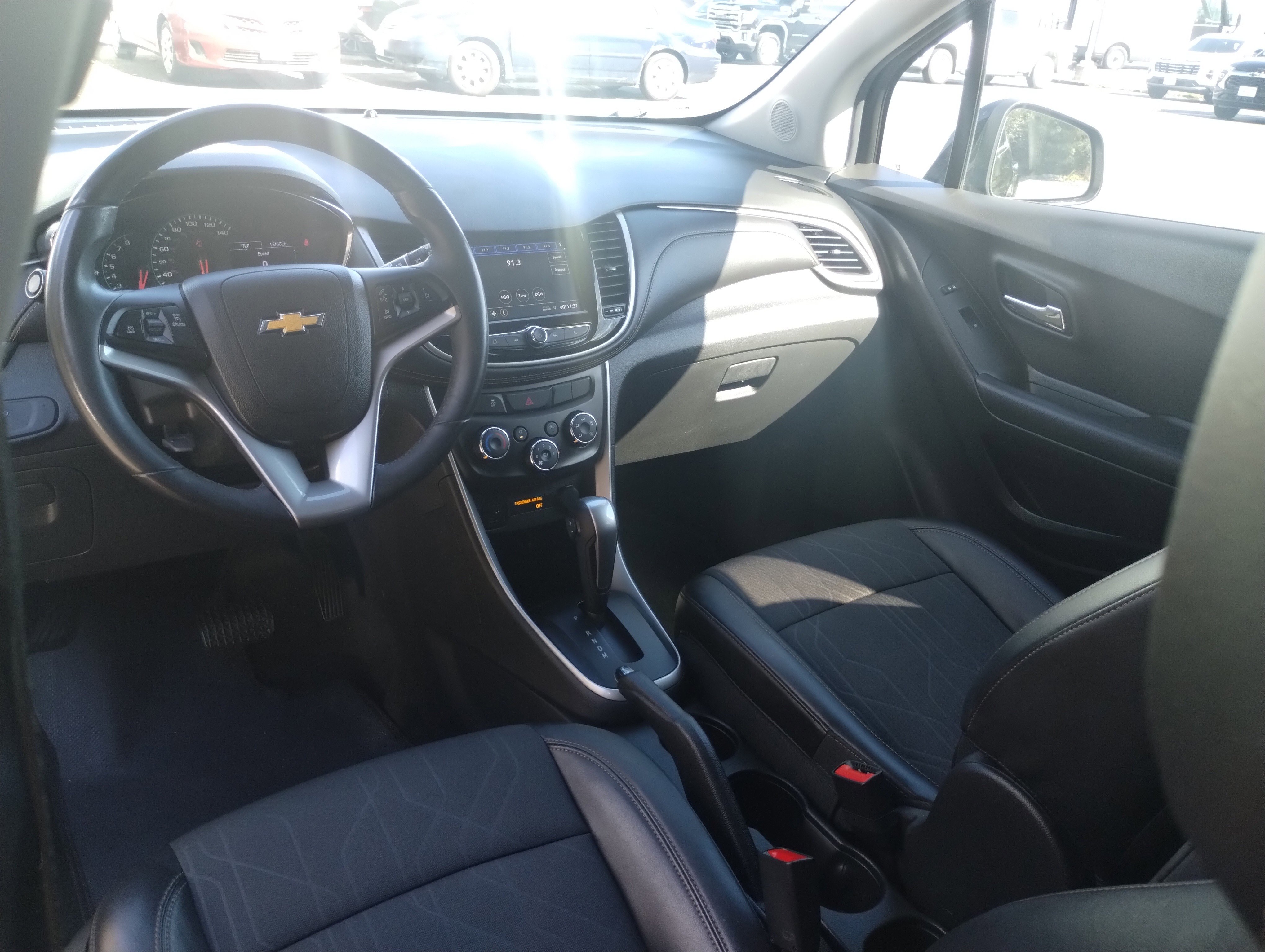 Used 2020 Chevrolet Trax LT w/ LT Convenience Package image 17