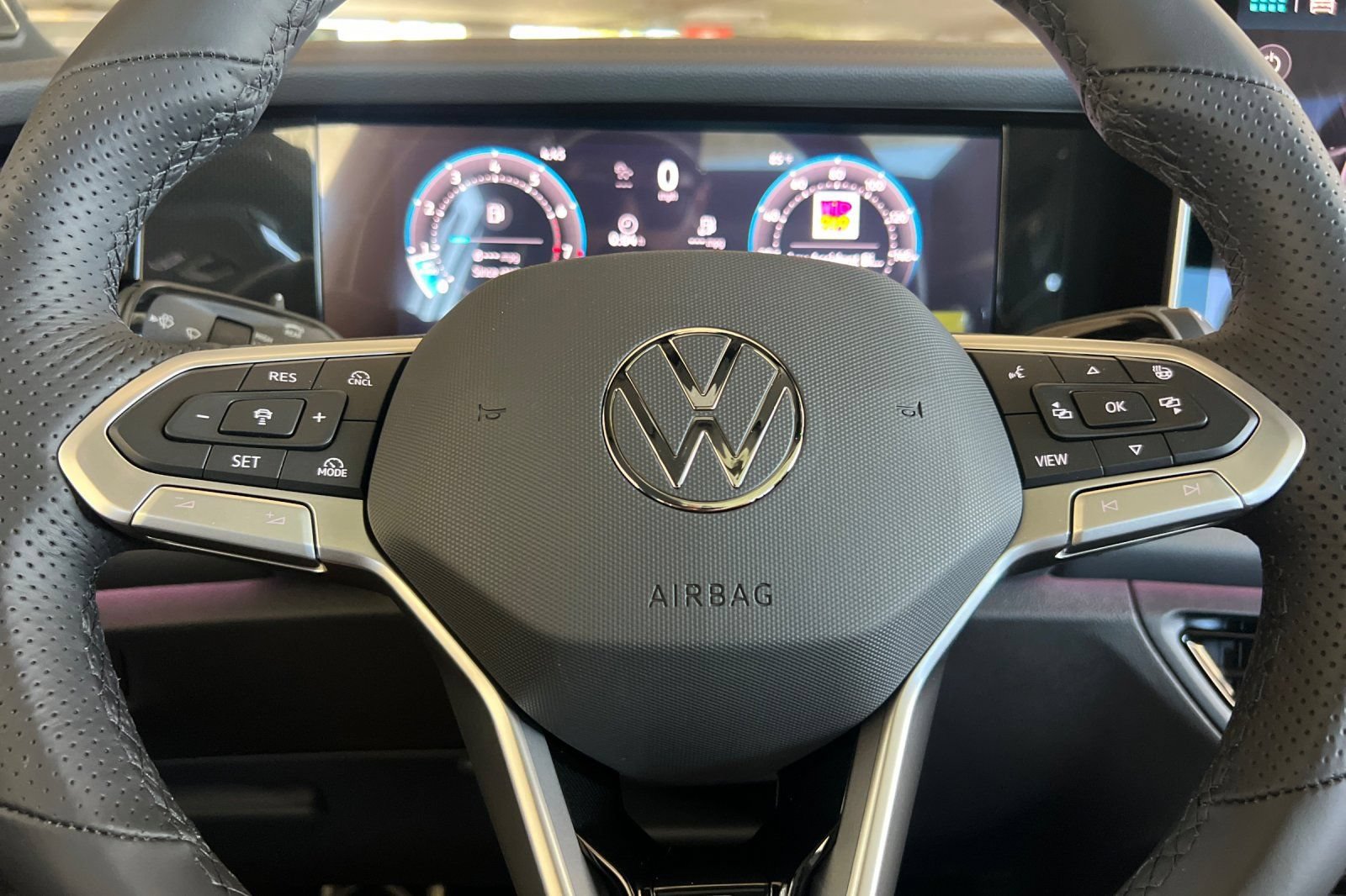 New 2026 Volkswagen Tiguan SEL R-Line AWD/4WD image 24