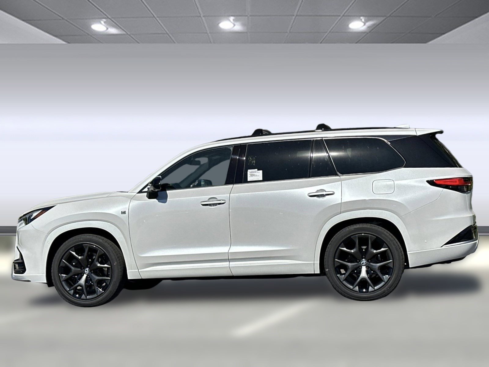 New 2026 Lexus TX 500h AWD image 2
