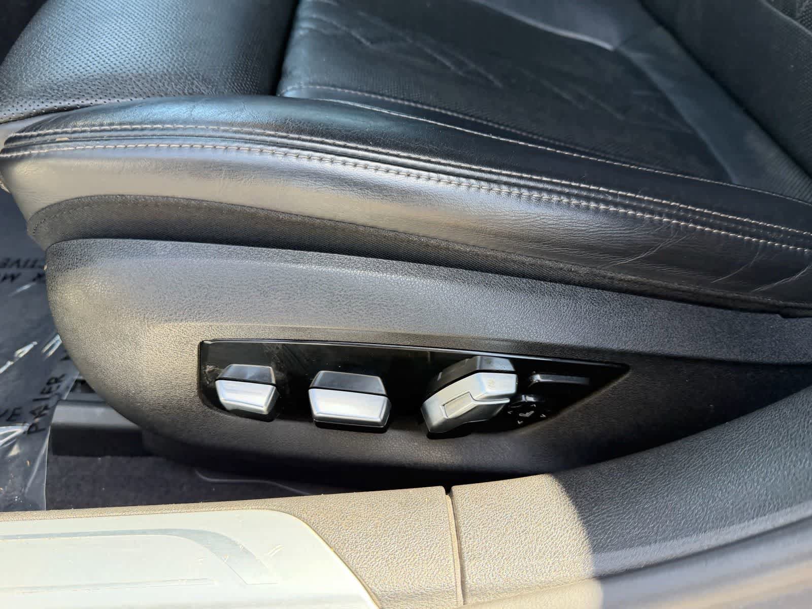 Used 2019 BMW 750i w/ Executive Package RWD image 24