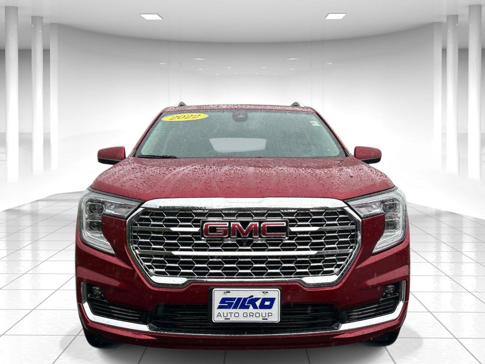 Used 2022 GMC Terrain Denali w/ Denali Premium Package AWD/4WD image 9