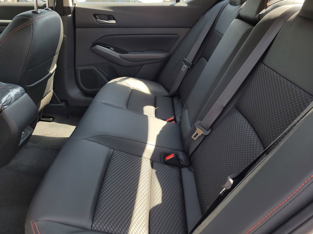 New 2025 Nissan Altima 2.5 SR image 4