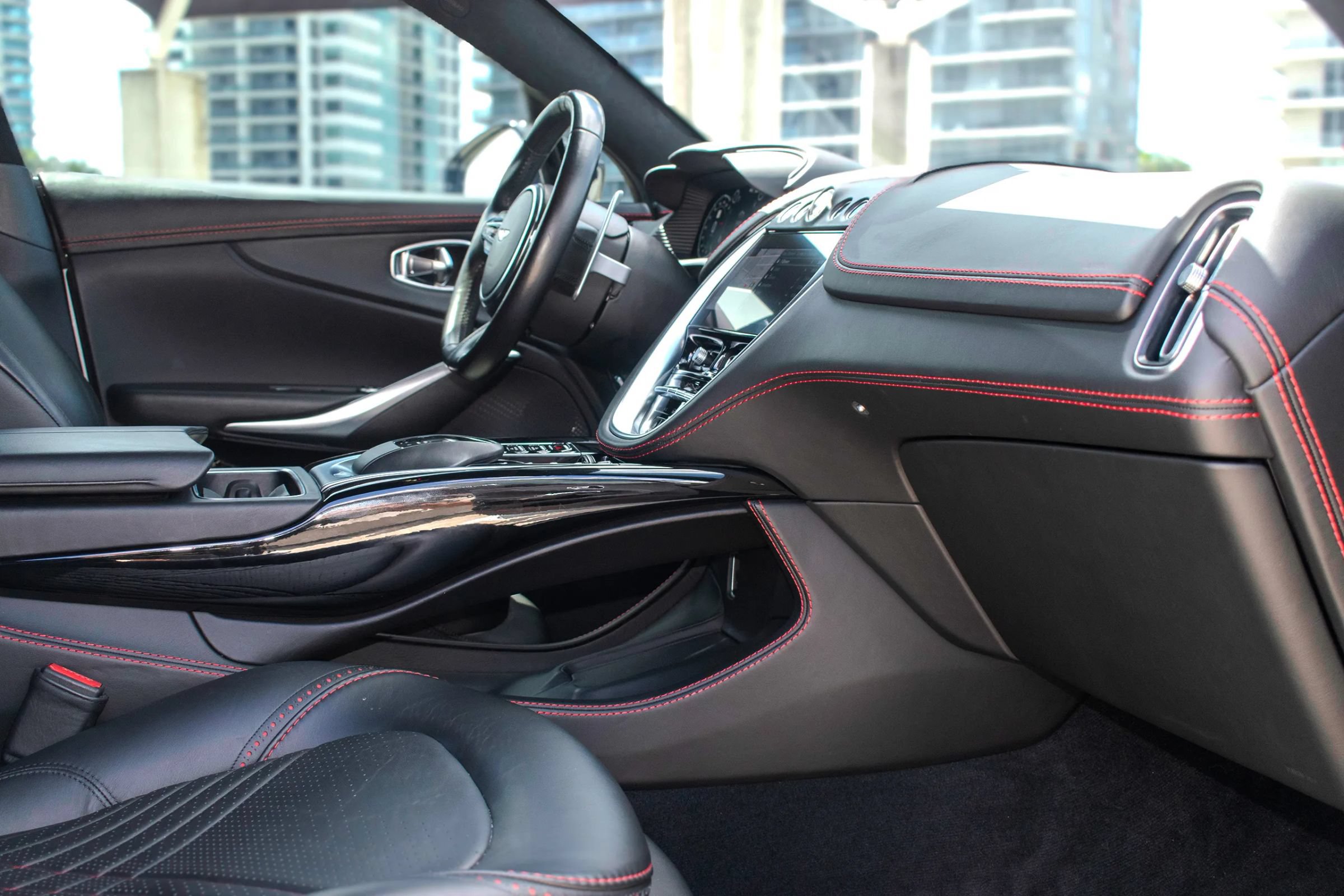 Used 2021 Aston Martin DBX AWD/4WD image 19