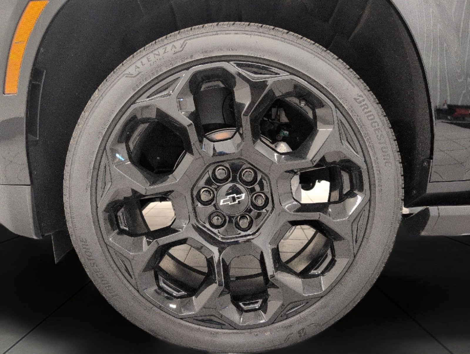 Certified 2025 Chevrolet Tahoe High Country AWD/4WD image 3