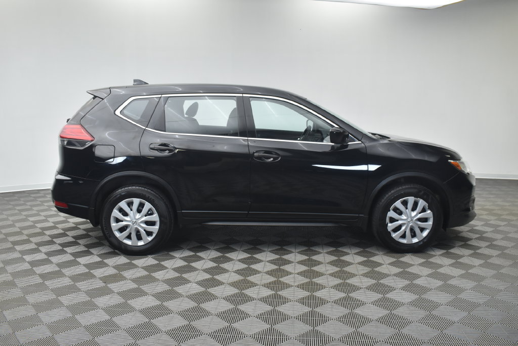 Used 2017 Nissan Rogue S AWD/4WD image 9