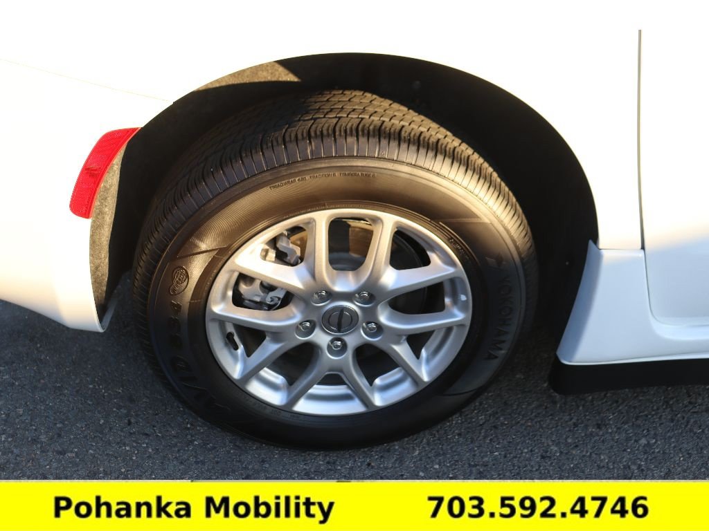 Used 2024 Chrysler Voyager LX FWD image 34