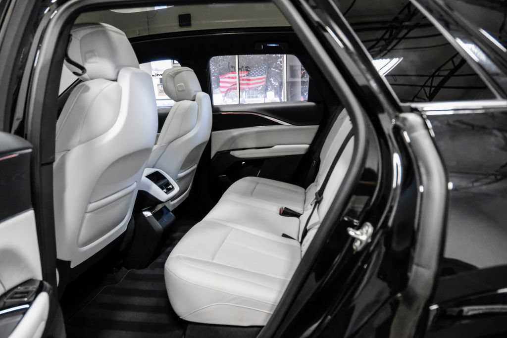 Used 2024 Cadillac Lyriq Sport AWD/4WD image 39