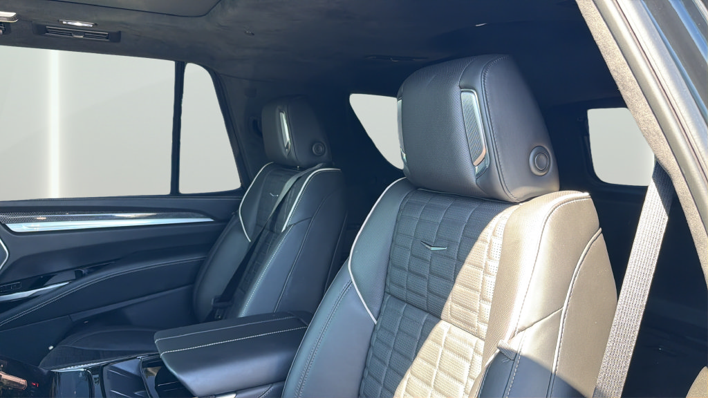 Certified 2025 Cadillac Escalade V AWD/4WD image 25