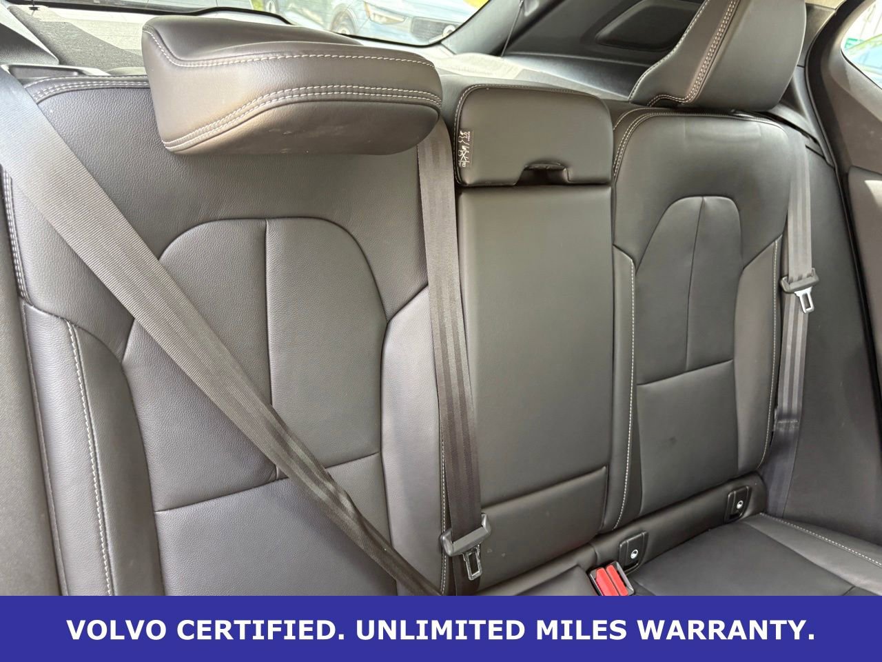 Certified 2024 Volvo XC40 B5 Plus image 34