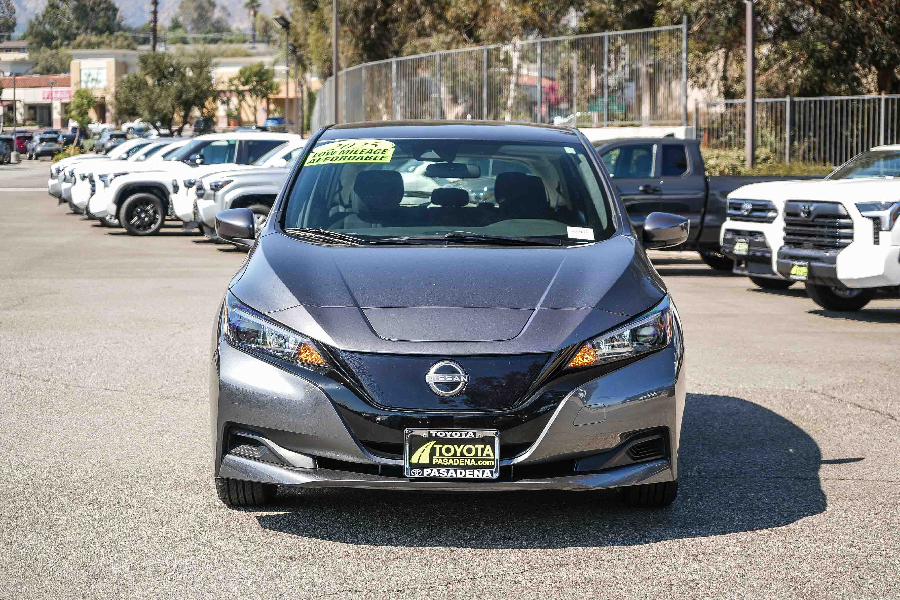 Used 2025 Nissan Leaf S FWD image 2