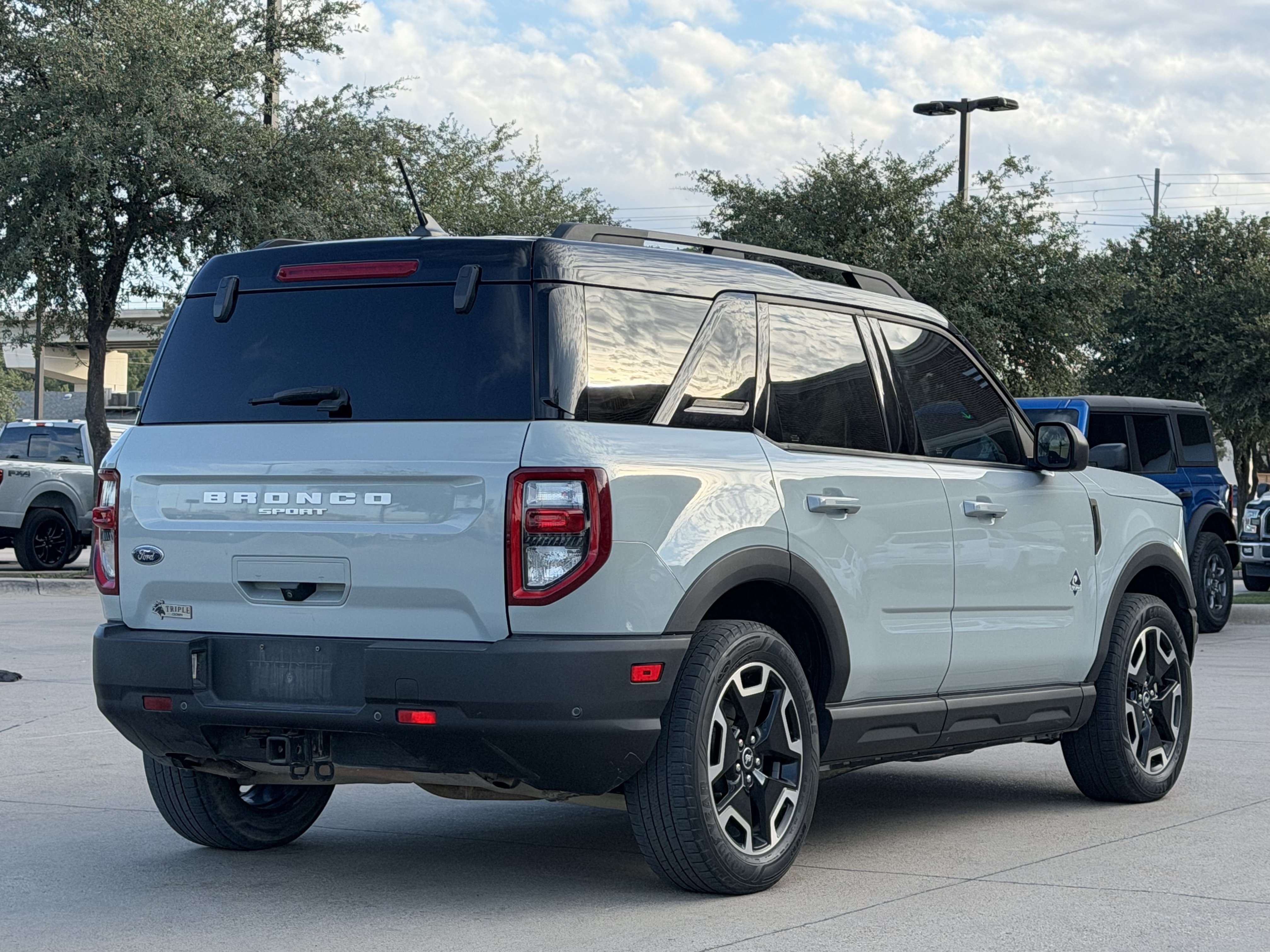 Used 2021 Ford Bronco Sport Outer Banks w/ Outer Banks Package AWD/4WD image 4