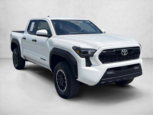 Certified 2025 Toyota Tacoma TRD Off-Road AWD/4WD image 3
