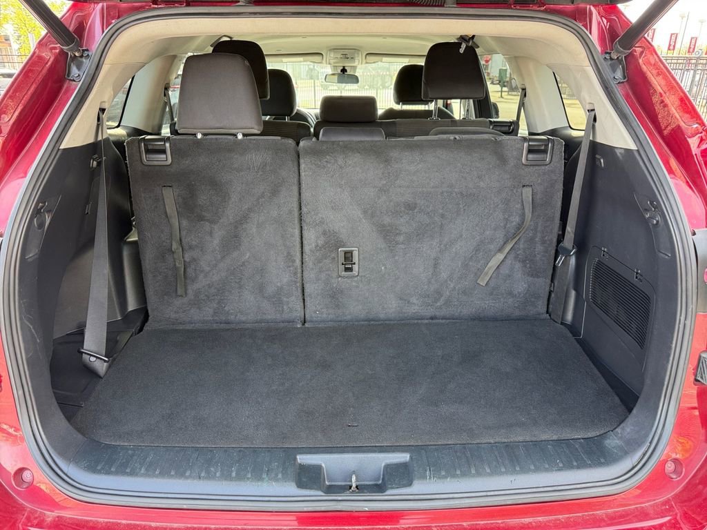 Used 2022 Toyota Highlander LE AWD/4WD image 24