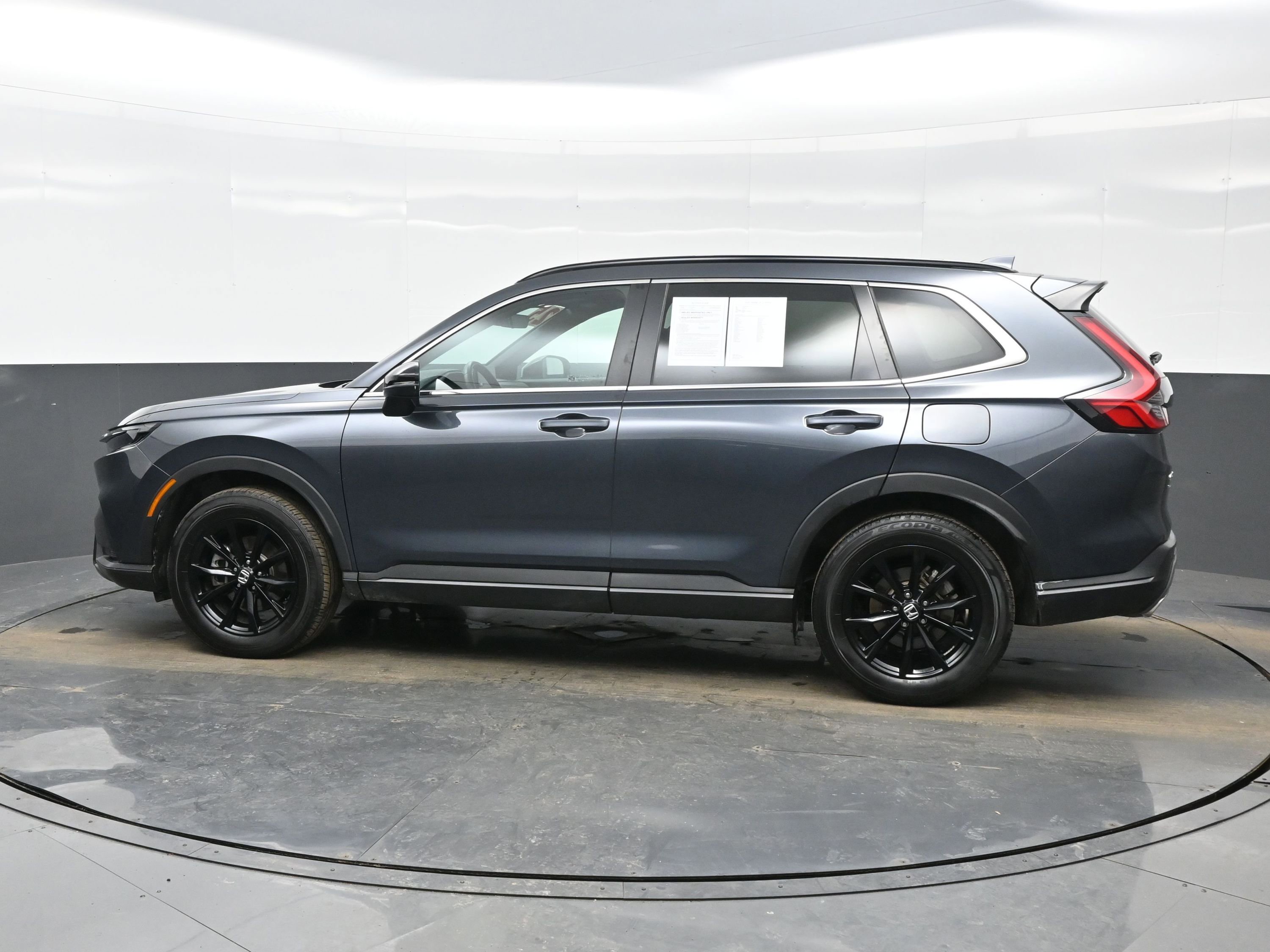 Used 2025 Honda CR-V Sport-L image 3