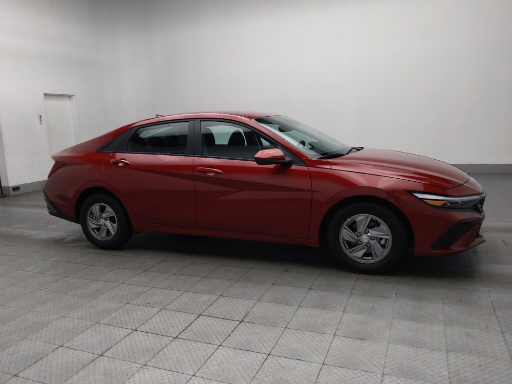 Used 2025 Hyundai Elantra SE image 11