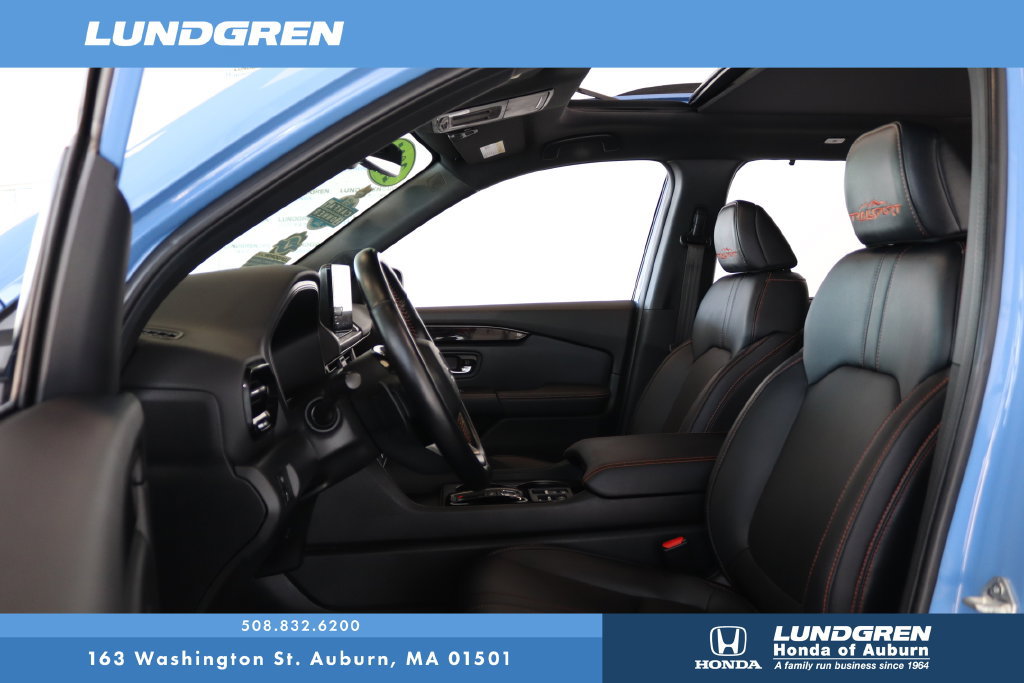 Used 2025 Honda Pilot TrailSport image 12