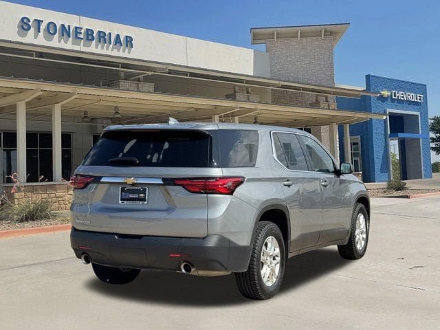 Used 2023 Chevrolet Traverse LS FWD image 5