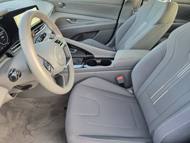 Certified 2025 Hyundai Elantra SEL FWD image 12