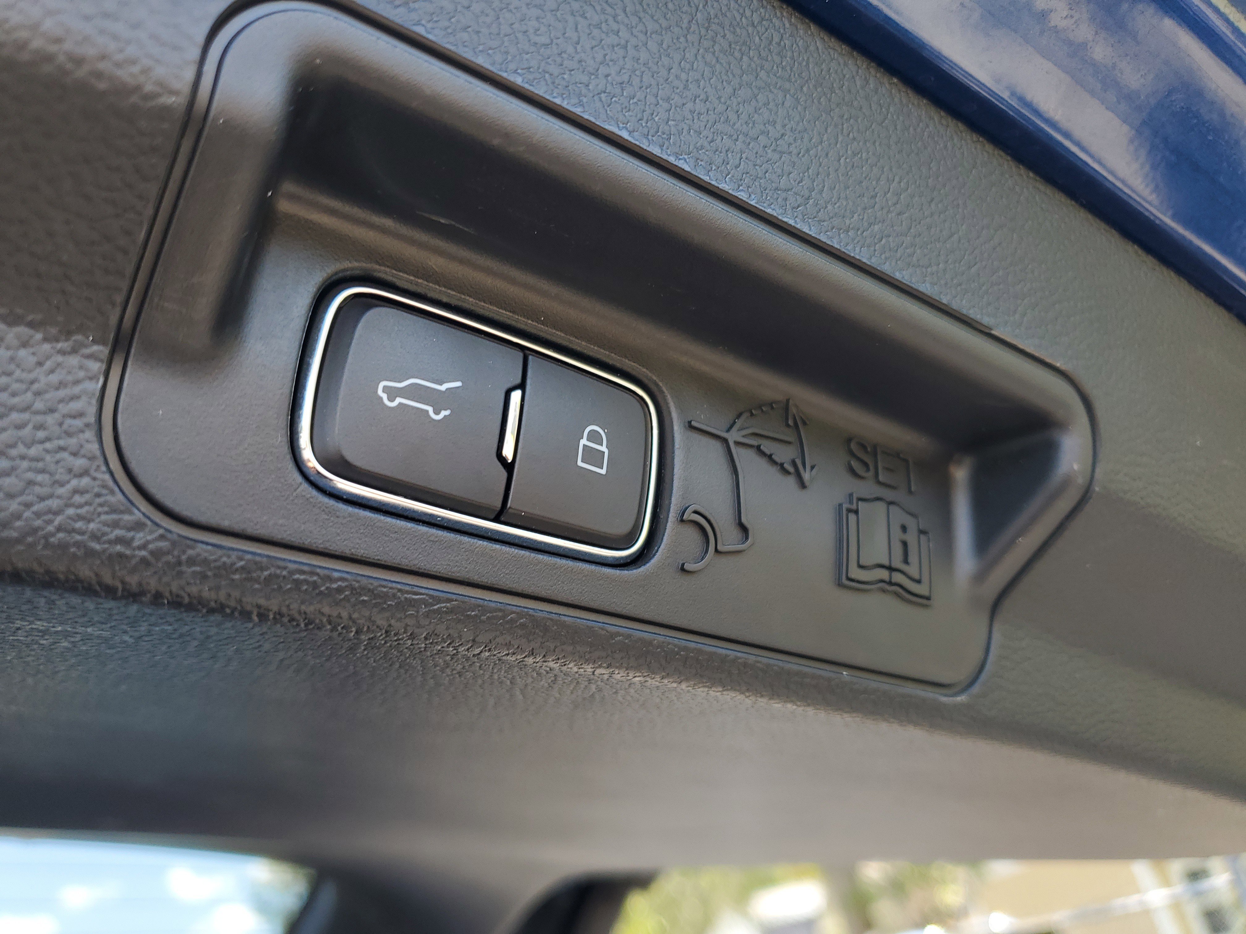 Used 2023 Ford Explorer XLT w/ Equipment Group 202A RWD image 22