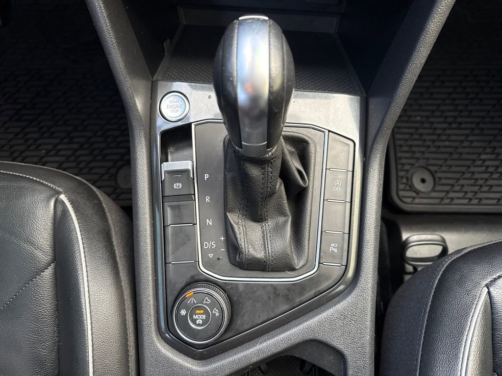 Used 2019 Volkswagen Tiguan SEL Premium w/ 3rd Row Seat Package image 24