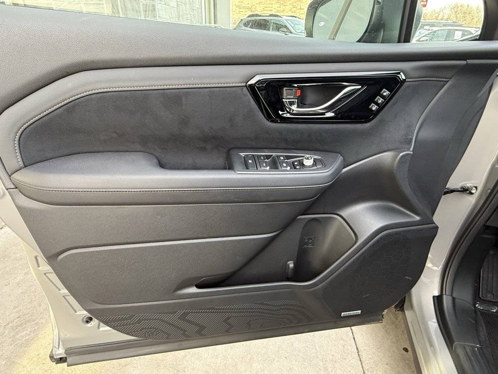 New 2025 Subaru Forester Touring image 7