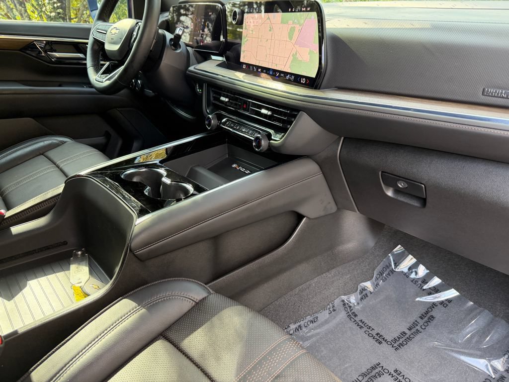 Used 2025 Chevrolet Tahoe High Country RWD image 12