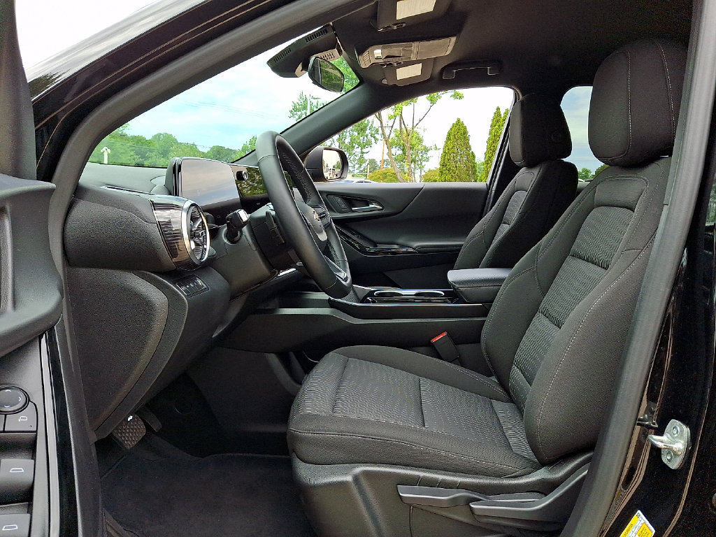 Used 2025 Chevrolet Equinox LT AWD/4WD image 13