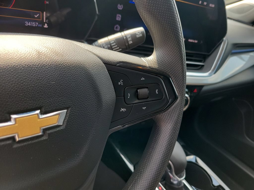 Used 2025 Chevrolet Trax LT FWD image 28