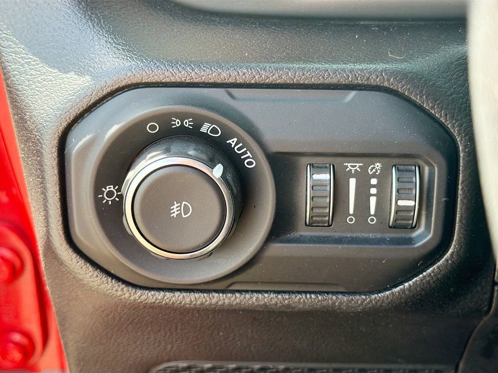 Used 2022 Jeep Wrangler Unlimited Sahara w/ Cold Weather Group image 32