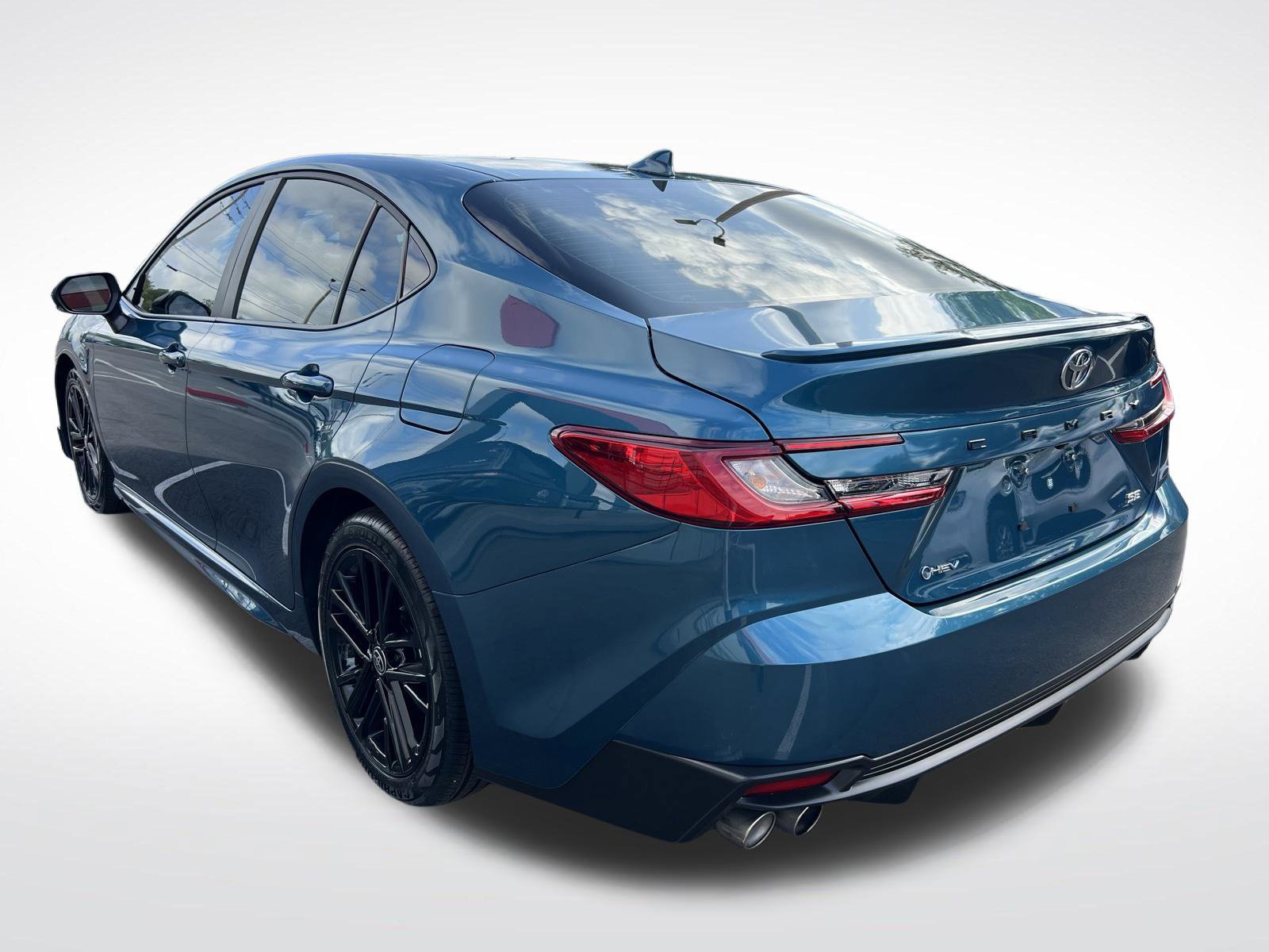 Used 2025 Toyota Camry SE FWD image 5