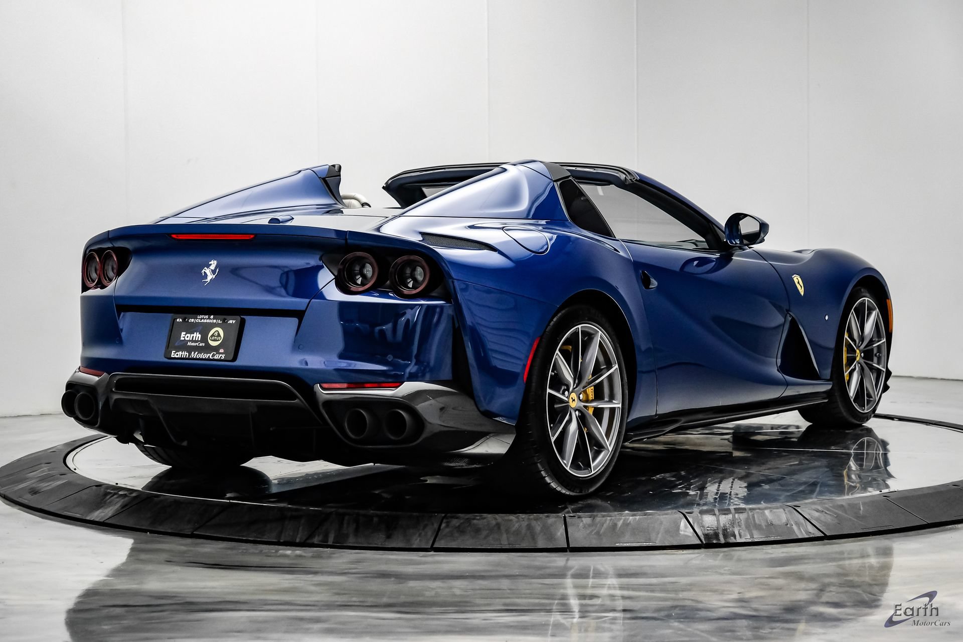 Used 2022 Ferrari 812 GTS RWD image 21