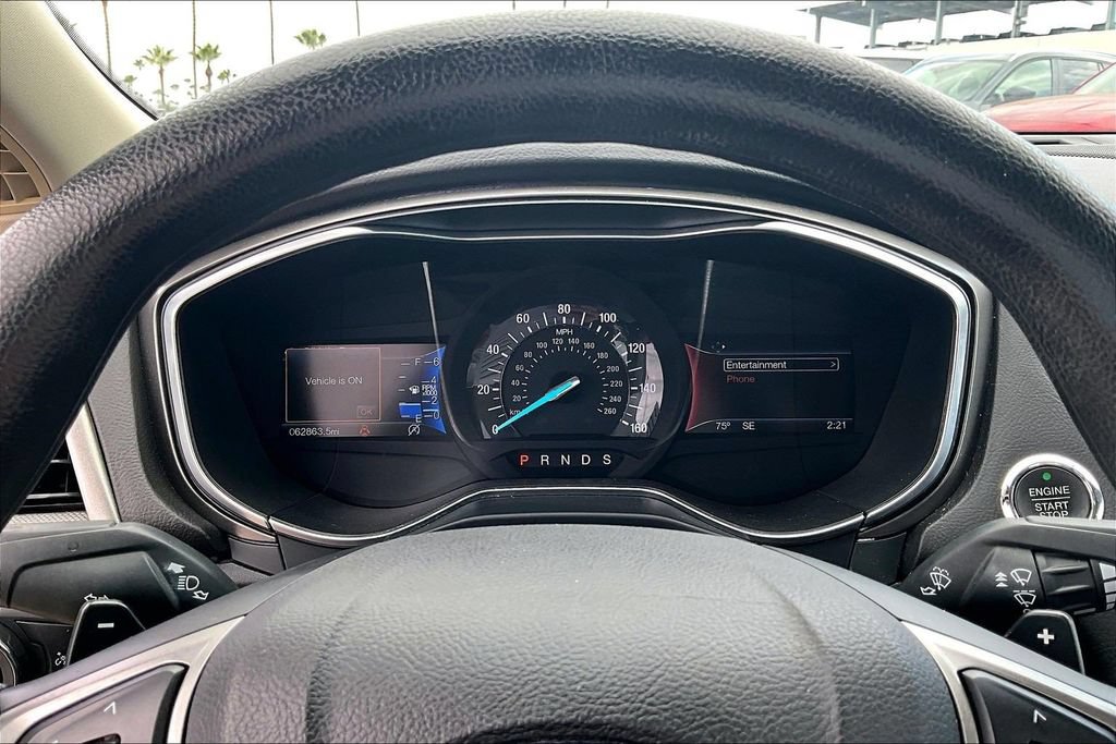 Used 2017 Ford Fusion SE w/ Fusion SE Technology Package FWD image 13