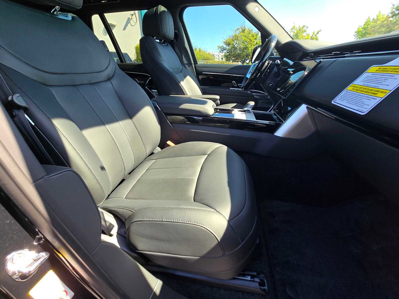 New 2025 Land Rover Range Rover SE image 11