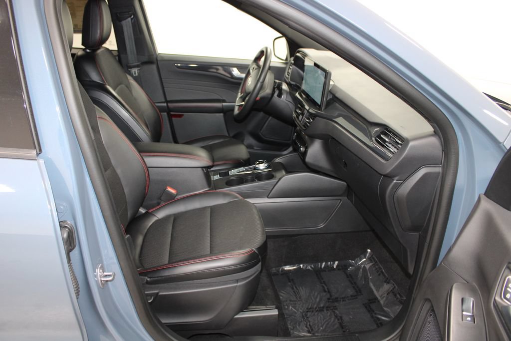 Used 2025 Ford Escape ST-Line w/ Tech Pack #1 FWD image 27